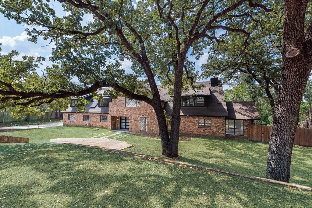 2114 Coral Drive, Arlington, TX 76010 — photo 2