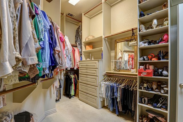 2141 Farrington Lane, Hurst, TX 76054