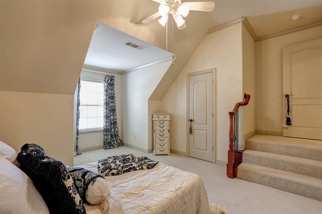 2141 Farrington Lane, Hurst, TX 76054