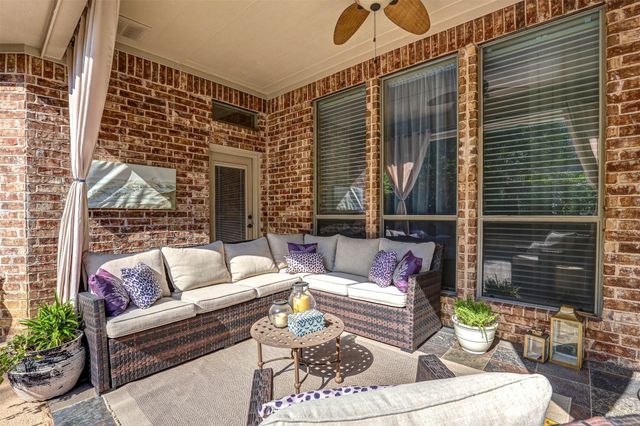 2141 Farrington Lane, Hurst, TX 76054