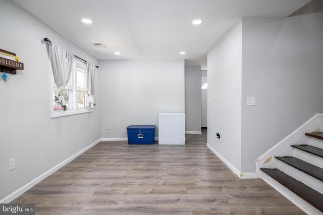 21 DIXMONT AVE, Trenton, NJ 08618
