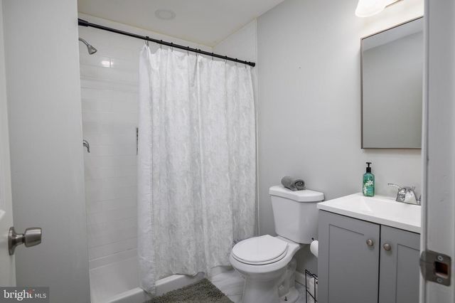 21 DIXMONT AVE, Trenton, NJ 08618