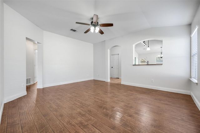 1005 Remington DR, Leander, TX 78641