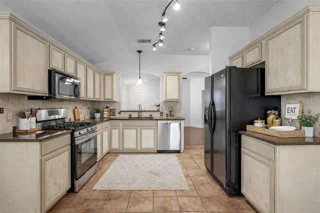 1005 Remington DR, Leander, TX 78641