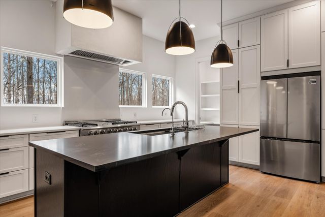 925 Weeping Willow Rd, Hendersonville, TN 37075