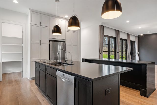 925 Weeping Willow Rd, Hendersonville, TN 37075