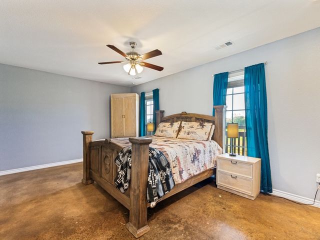 760 County Road 4380, Decatur, TX 76234