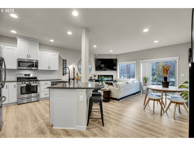 12467 Se WATER DROP Way, Happy Valley, OR 97086