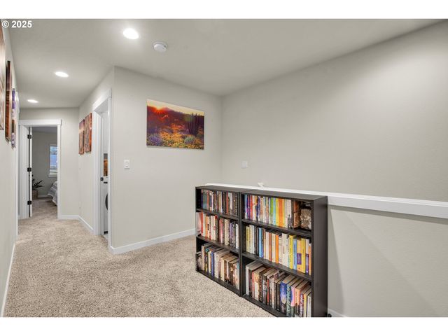 12467 Se WATER DROP Way, Happy Valley, OR 97086