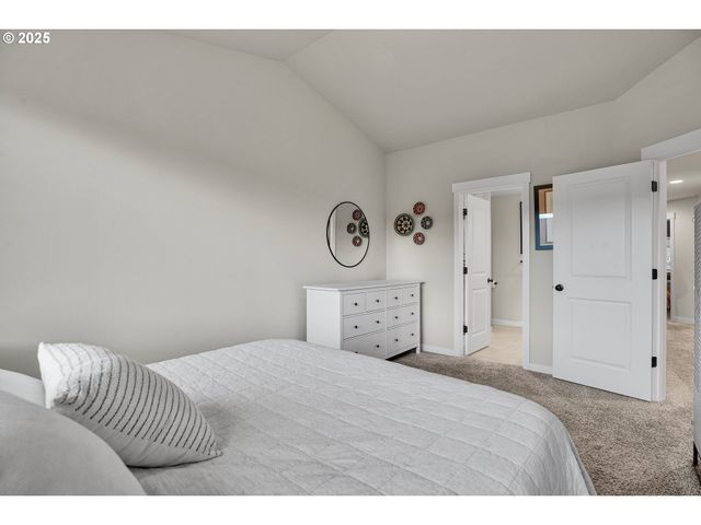 12467 Se WATER DROP Way, Happy Valley, OR 97086