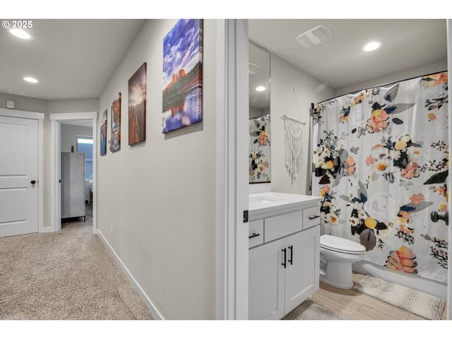 12467 Se WATER DROP Way, Happy Valley, OR 97086