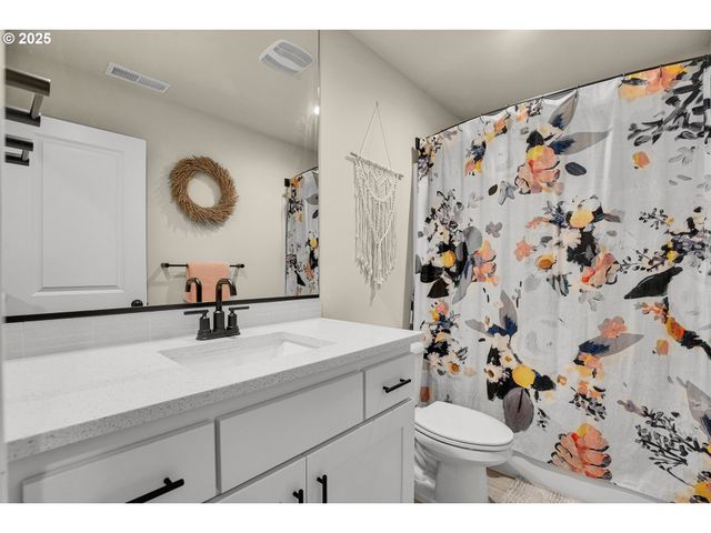 12467 Se WATER DROP Way, Happy Valley, OR 97086