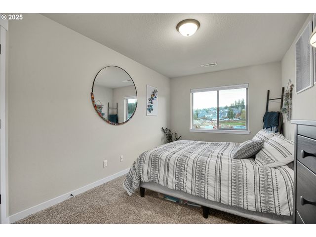 12467 Se WATER DROP Way, Happy Valley, OR 97086