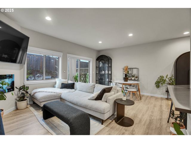 12467 Se WATER DROP Way, Happy Valley, OR 97086