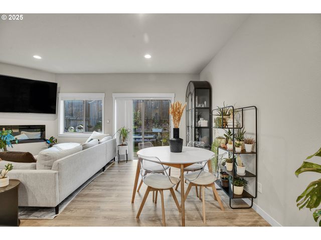 12467 Se WATER DROP Way, Happy Valley, OR 97086