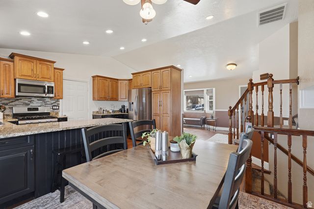 1320 E WOODHILL CIR, Sandy, UT 84092