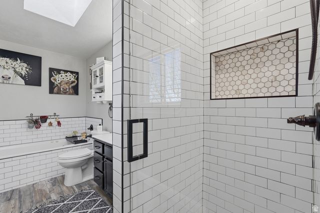 1320 E WOODHILL CIR, Sandy, UT 84092