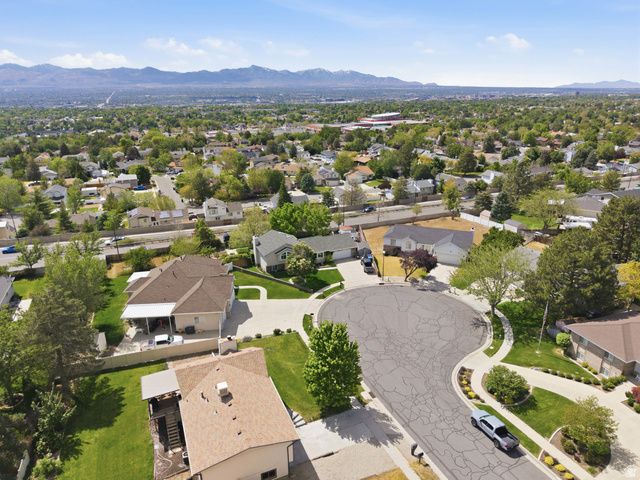 1320 E WOODHILL CIR, Sandy, UT 84092