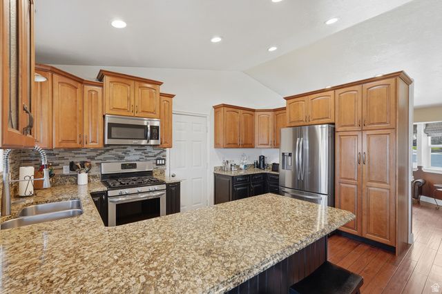 1320 E WOODHILL CIR, Sandy, UT 84092