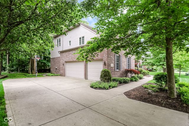 3649 Oak Forge Way, Greenwood, IN 46143