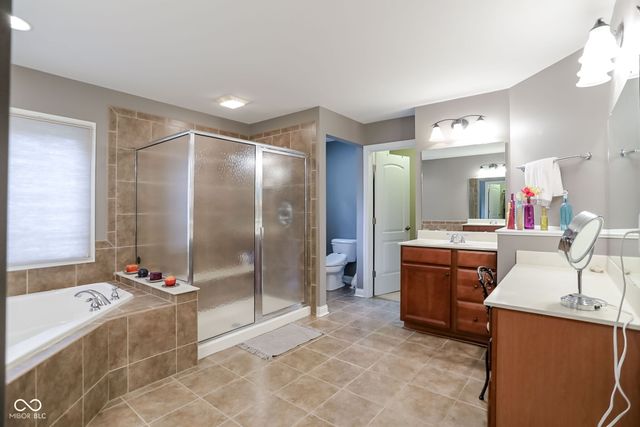 3649 Oak Forge Way, Greenwood, IN 46143