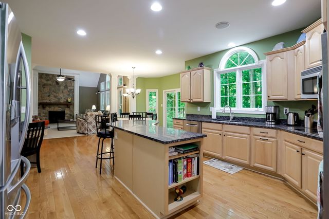 3649 Oak Forge Way, Greenwood, IN 46143