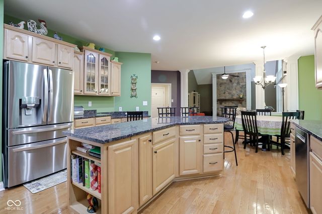 3649 Oak Forge Way, Greenwood, IN 46143