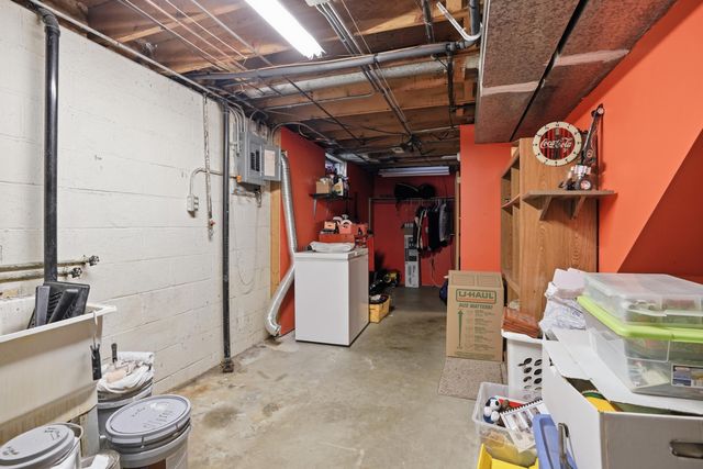 8147 Harrison Avenue, Munster, IN 46321