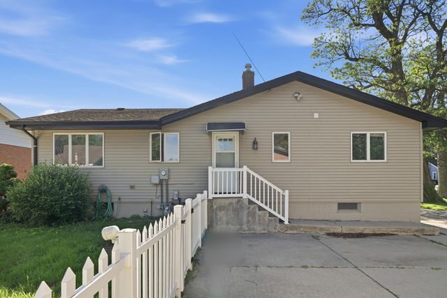 8147 Harrison Avenue, Munster, IN 46321