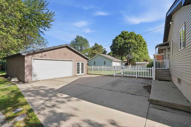 8147 Harrison Avenue, Munster, IN 46321