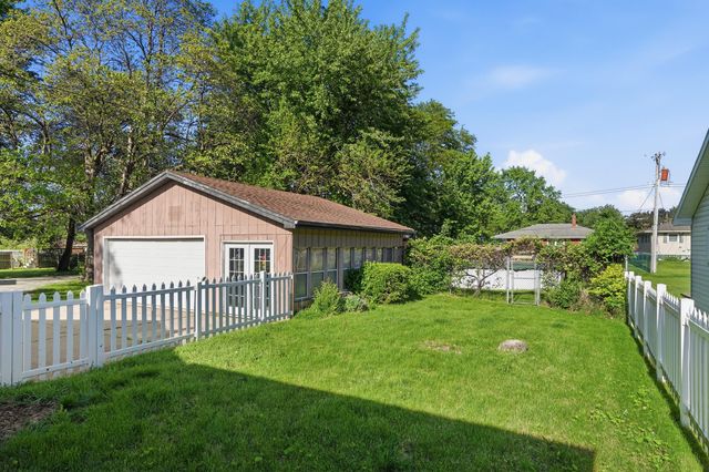 8147 Harrison Avenue, Munster, IN 46321