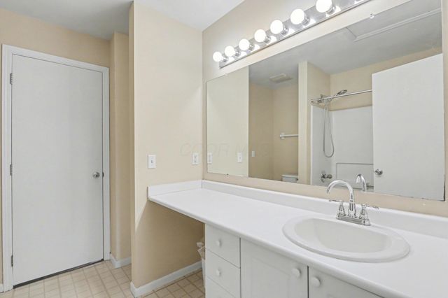 4666 Shalers Drive, 49C 49C, Columbus, OH 43228