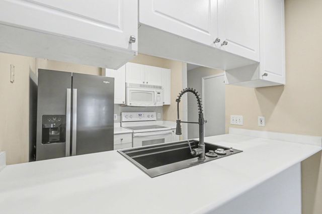 4666 Shalers Drive, 49C 49C, Columbus, OH 43228