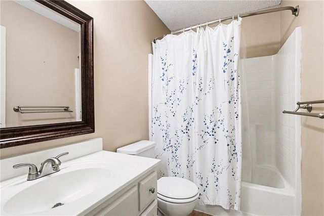 20669 W 124TH Terrace, Olathe, KS 66061