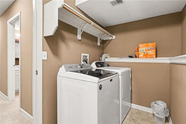 20669 W 124TH Terrace, Olathe, KS 66061