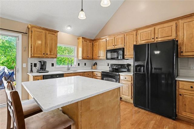 20669 W 124TH Terrace, Olathe, KS 66061