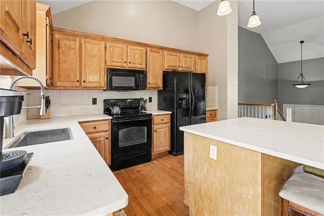 20669 W 124TH Terrace, Olathe, KS 66061