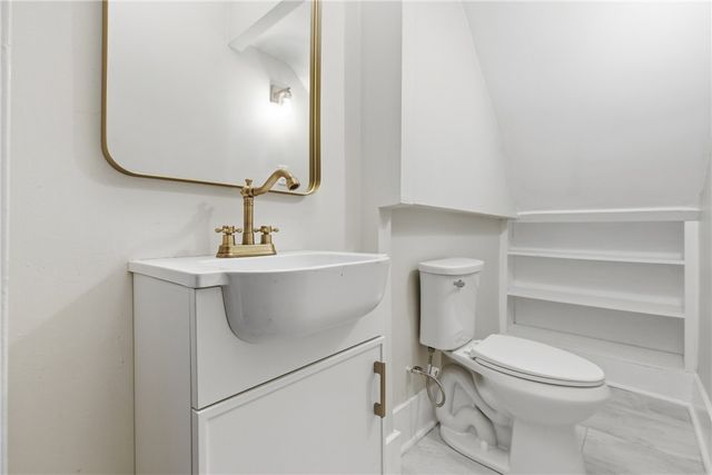 934 Maplewood Ave, Economy, PA 15003