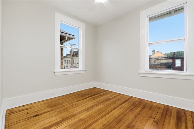 934 Maplewood Ave, Economy, PA 15003