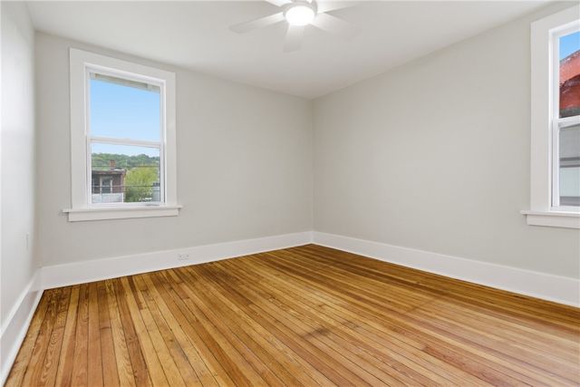 934 Maplewood Ave, Economy, PA 15003