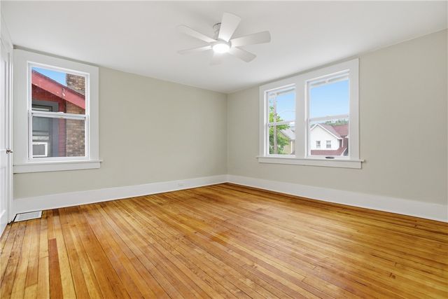 934 Maplewood Ave, Economy, PA 15003