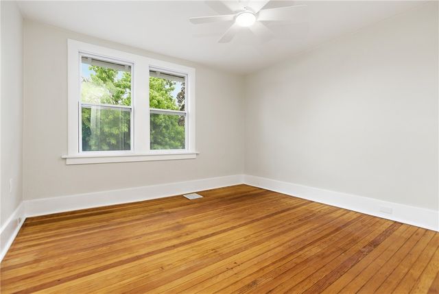 934 Maplewood Ave, Economy, PA 15003
