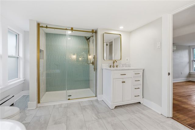 934 Maplewood Ave, Economy, PA 15003