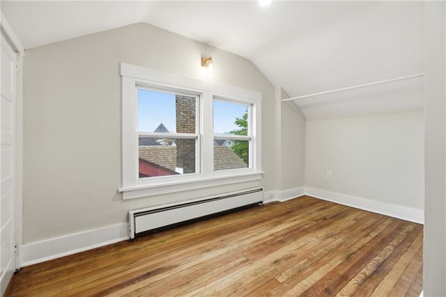934 Maplewood Ave, Economy, PA 15003