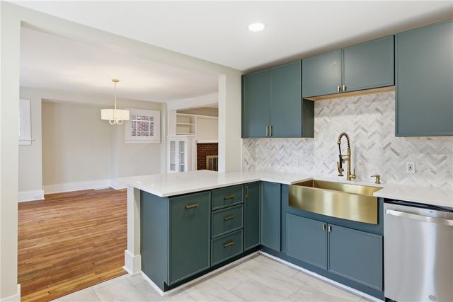 934 Maplewood Ave, Economy, PA 15003