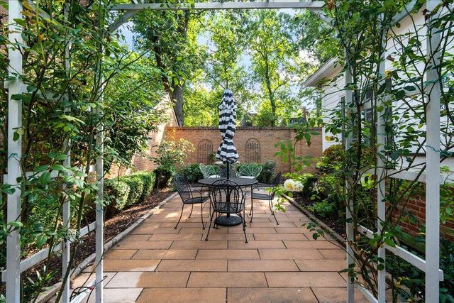 558 Central Avenue, Lexington, KY 40502