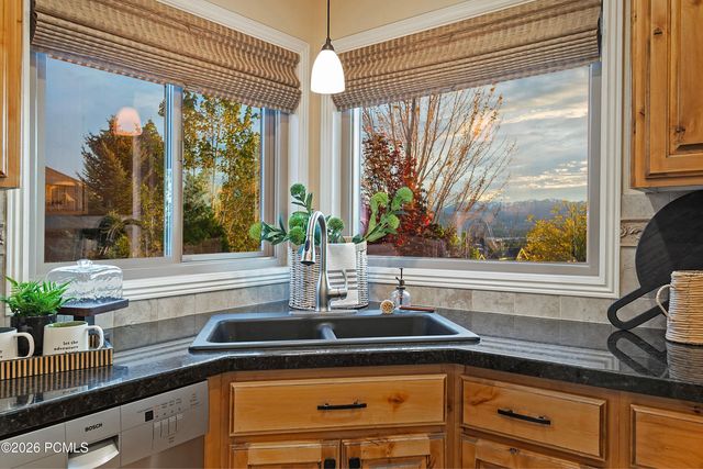 11438 S Gadzooks Drive, Sandy, UT 84094