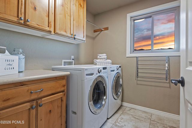 11438 S Gadzooks Drive, Sandy, UT 84094