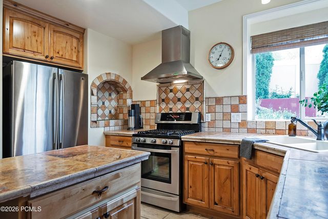 11438 S Gadzooks Drive, Sandy, UT 84094