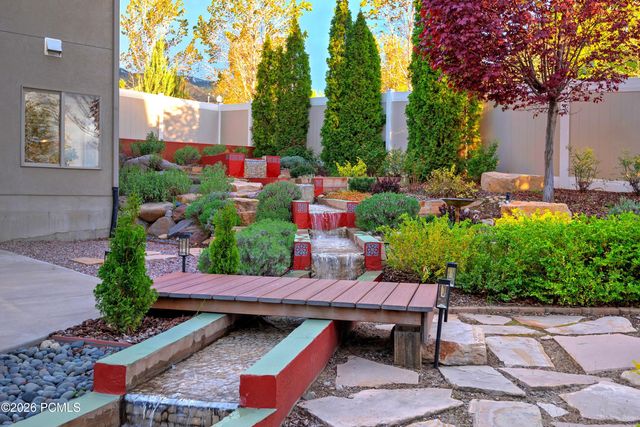 11438 S Gadzooks Drive, Sandy, UT 84094